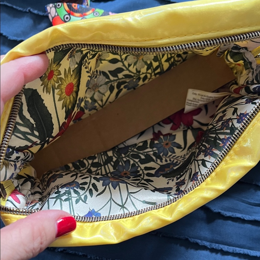 Gucci Yellow converted Crossbody Bag - Picture 3 of 3